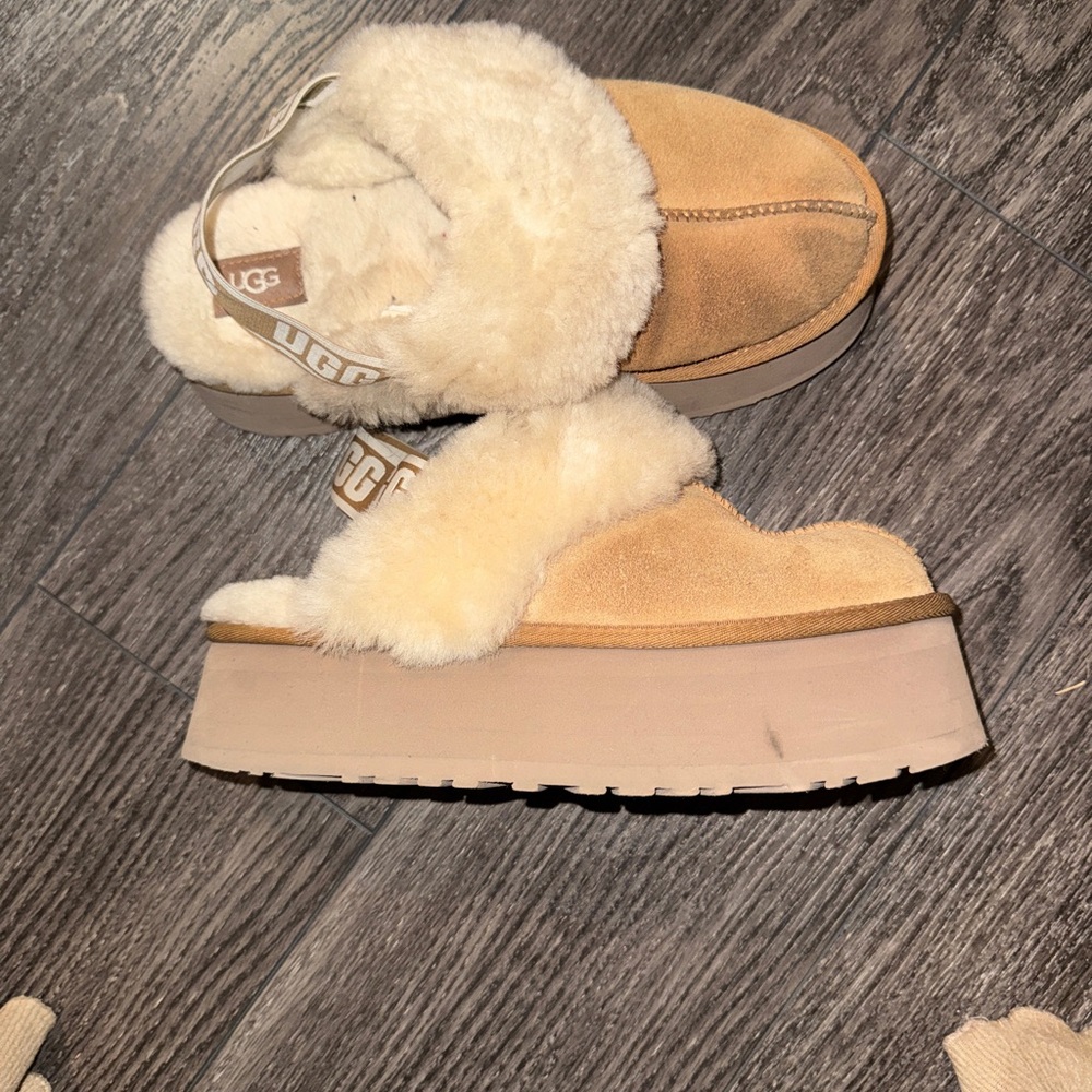 UGG Women's Tan Shearling Platform Mules